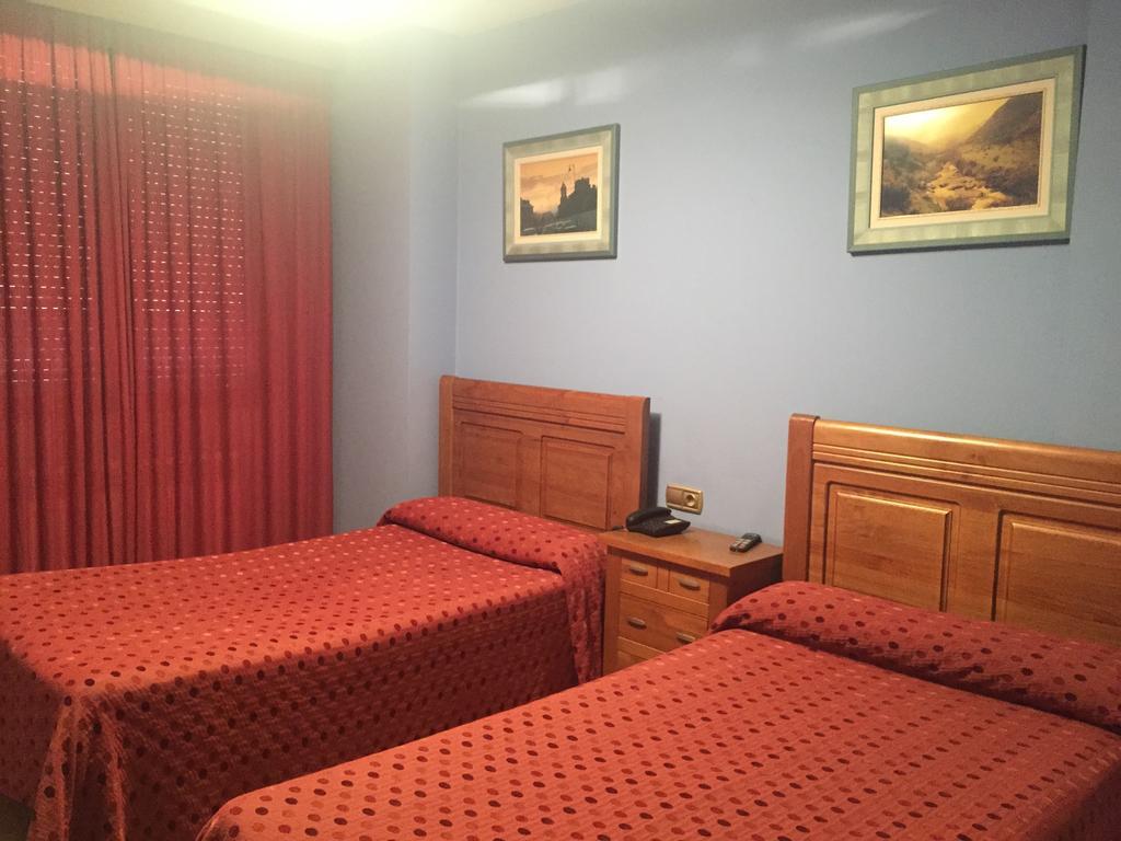 El Ancla Hotel Ponferrada Quarto foto